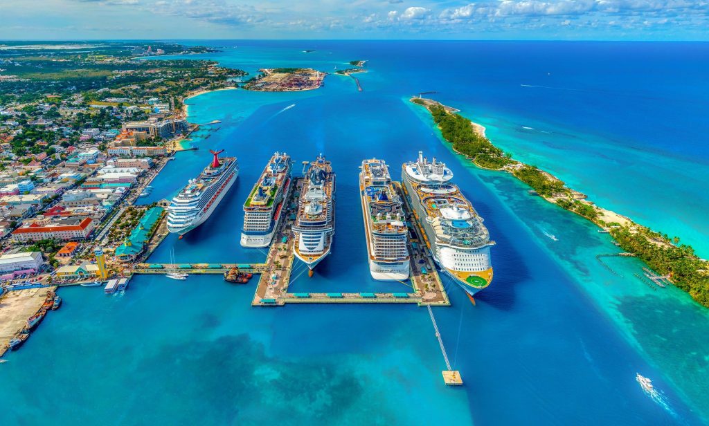 Luxury & Waterfront Properties Living in Paradise